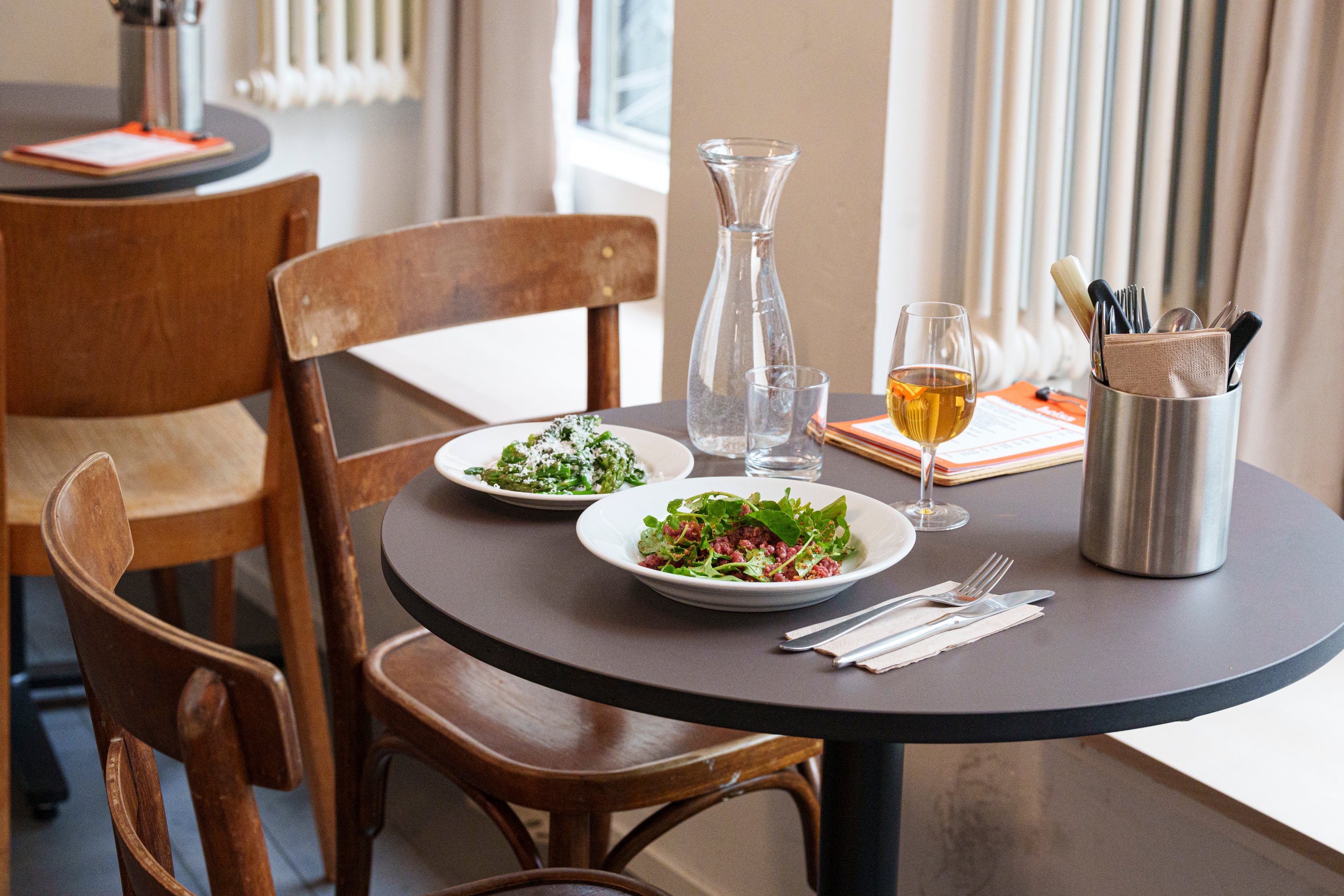 Tavola apparecchiata nel ristorante Heisswein.