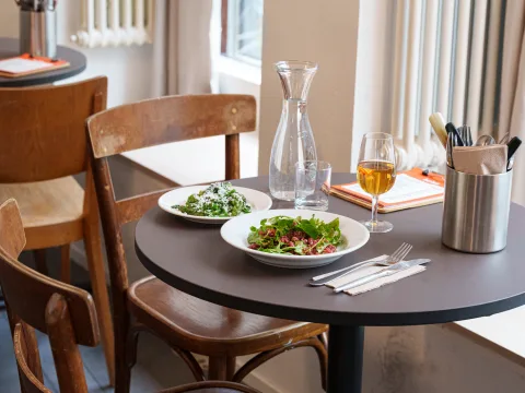 Tavola apparecchiata nel ristorante Heisswein.