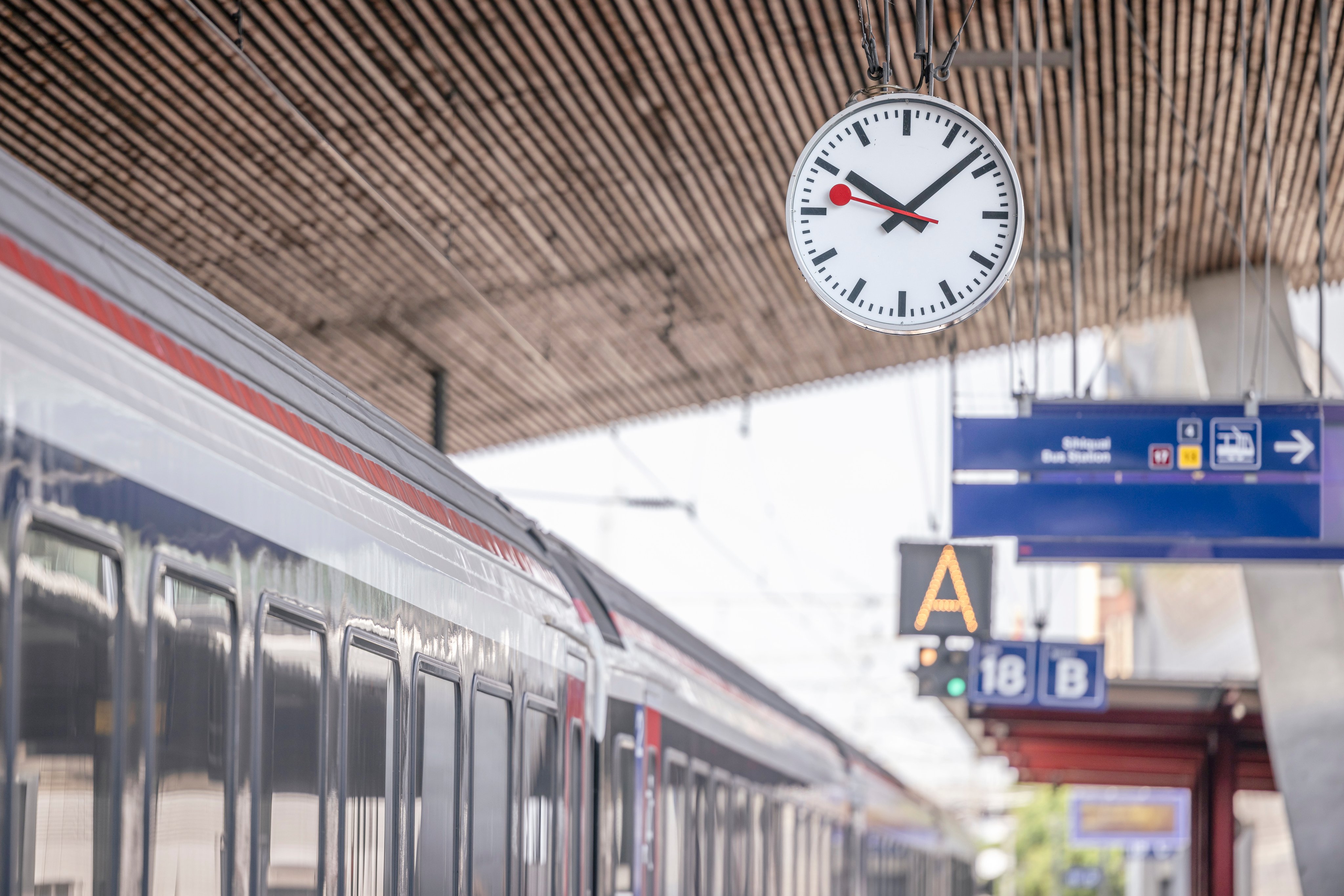 Un orologio della stazione di Lucerna