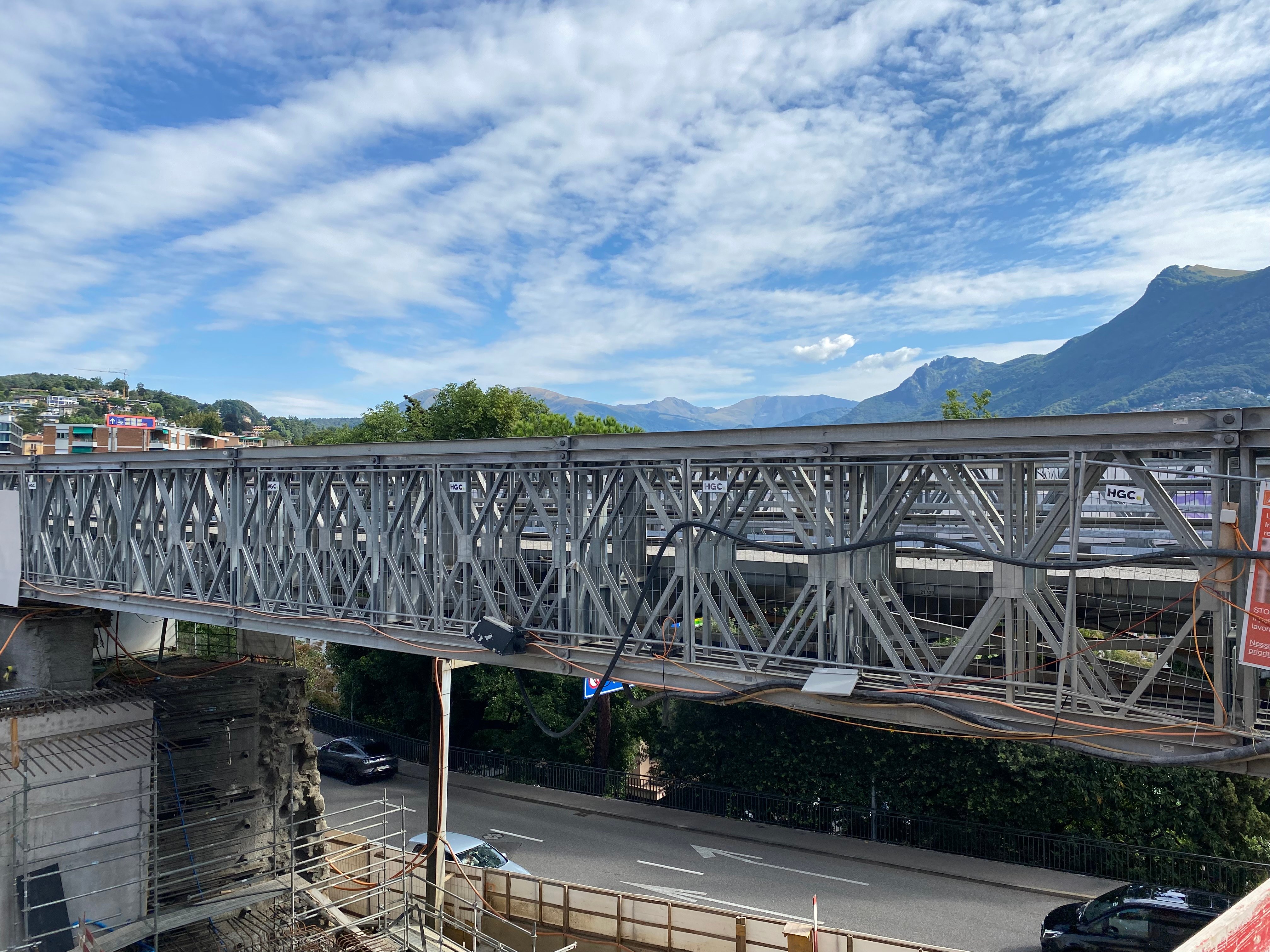 Stazione di Lugano: si smonta il ponte provvisorio sul piazzale stazione