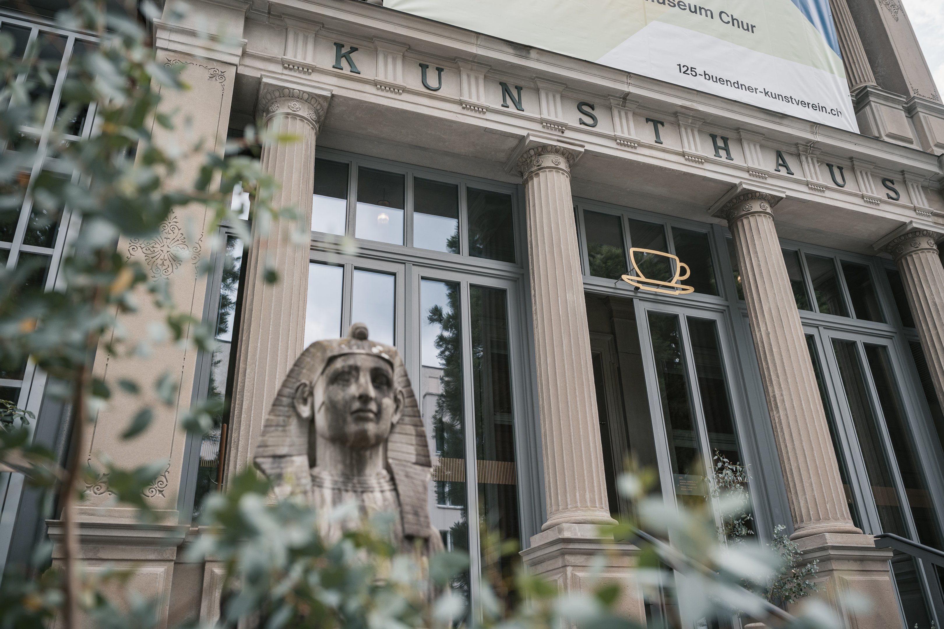 Facciata esterna del caffè del Museo d’arte di Coira.