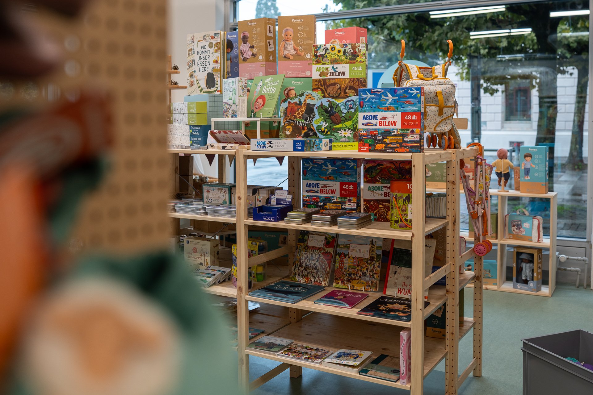 Diverse Spielsachen im Laden Winti Chind. 