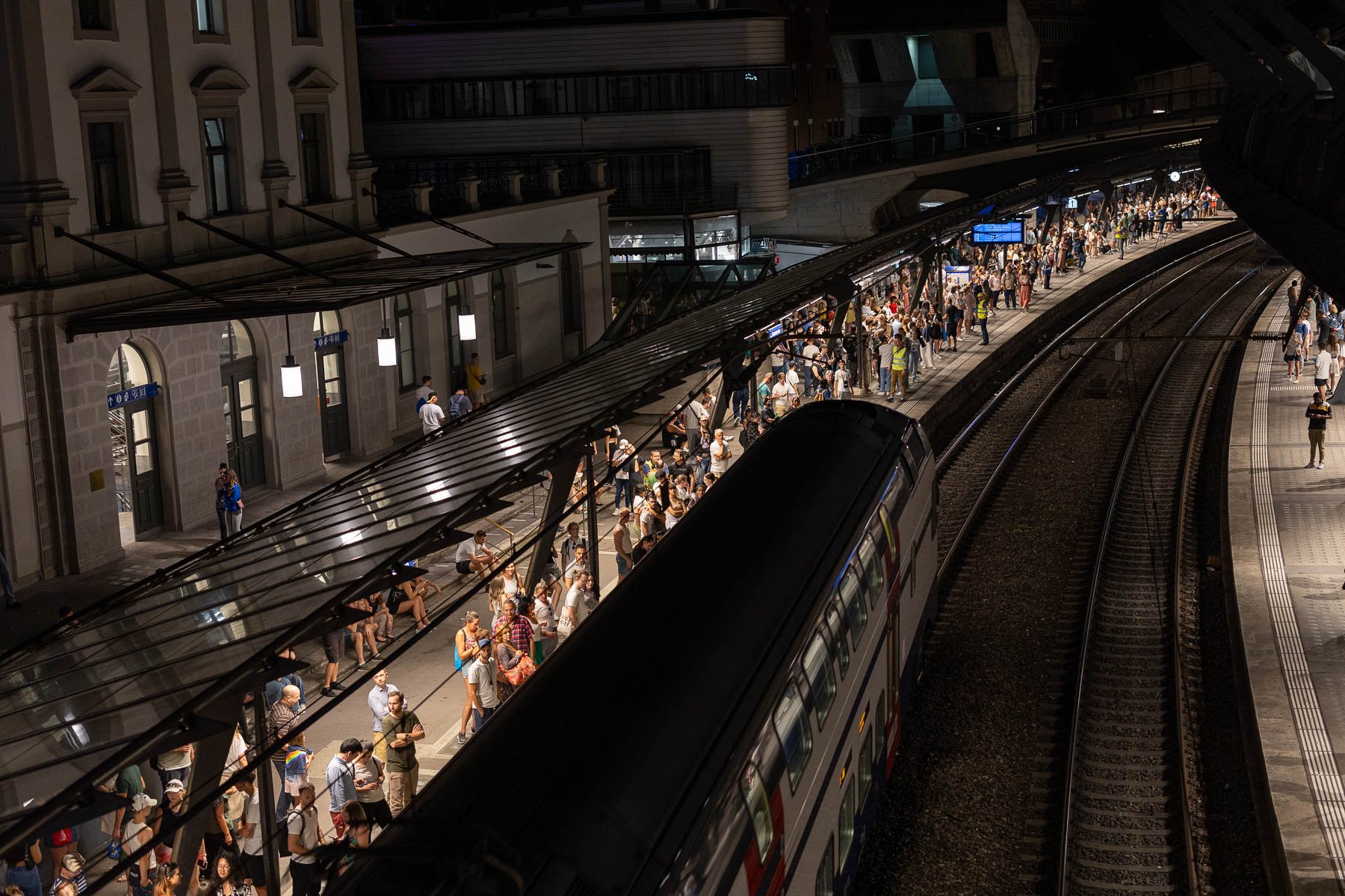 Der ÖV verkehrt für die Street Parade in Zürich rund um die Uhr