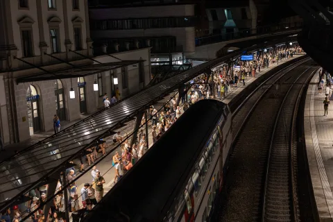Der ÖV verkehrt für die Street Parade in Zürich rund um die Uhr