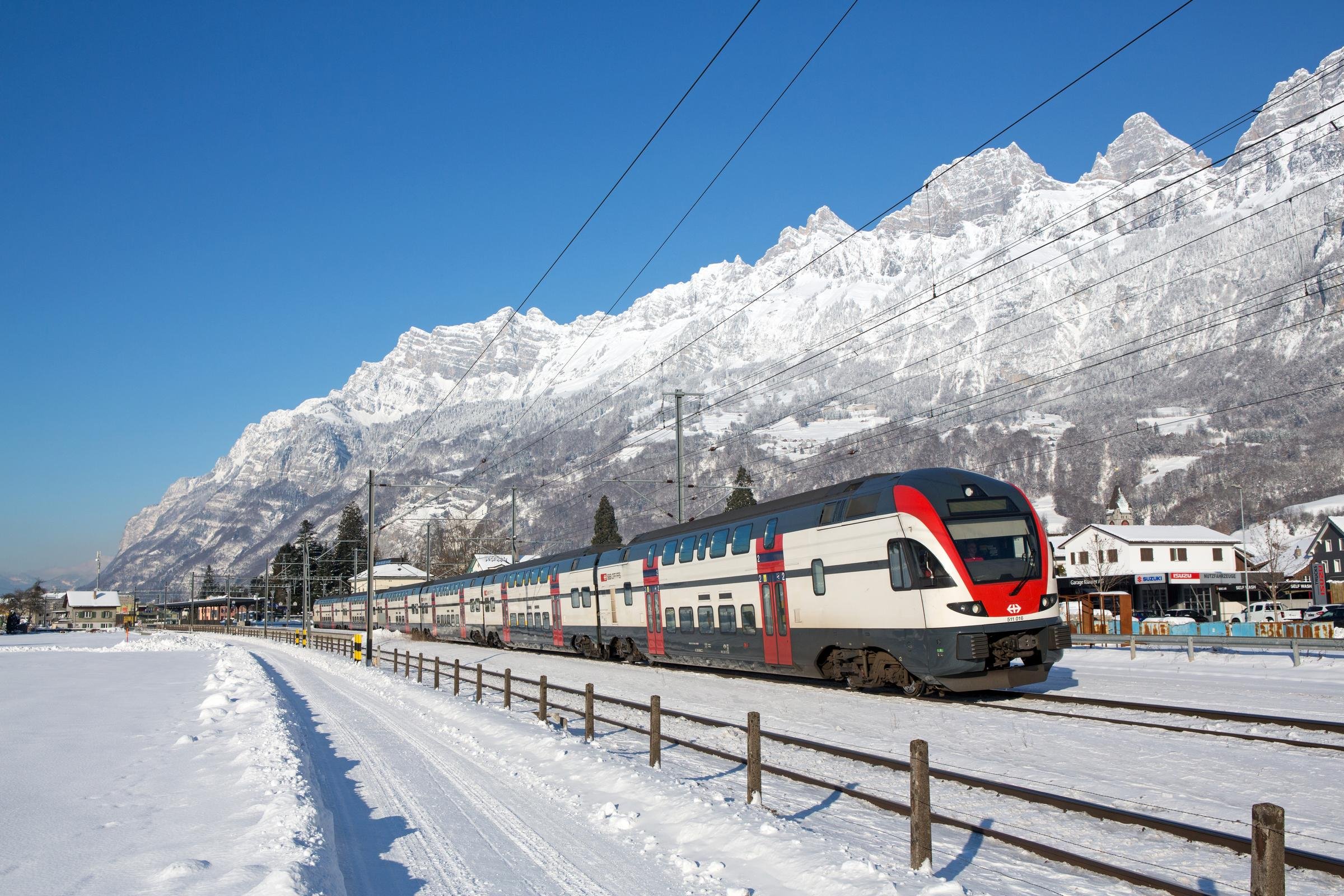 Trains matinaux et offres spéciales pour Noël et Nouvel An