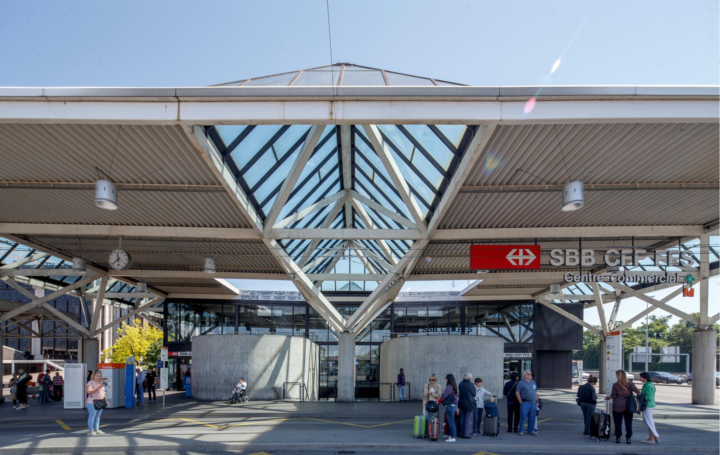 Nouvelles offres de trains «tôt le matin» entre Bienne, Fribourg, Sion et Genève Aéroport