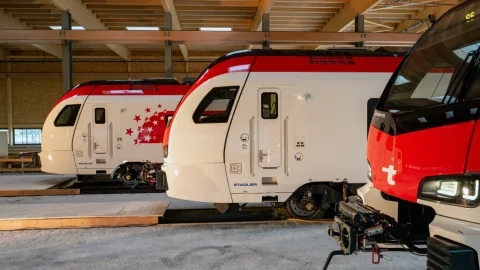 Die ersten drei Flirt Evo Züge für SBB, Thurbo und RegionAlps