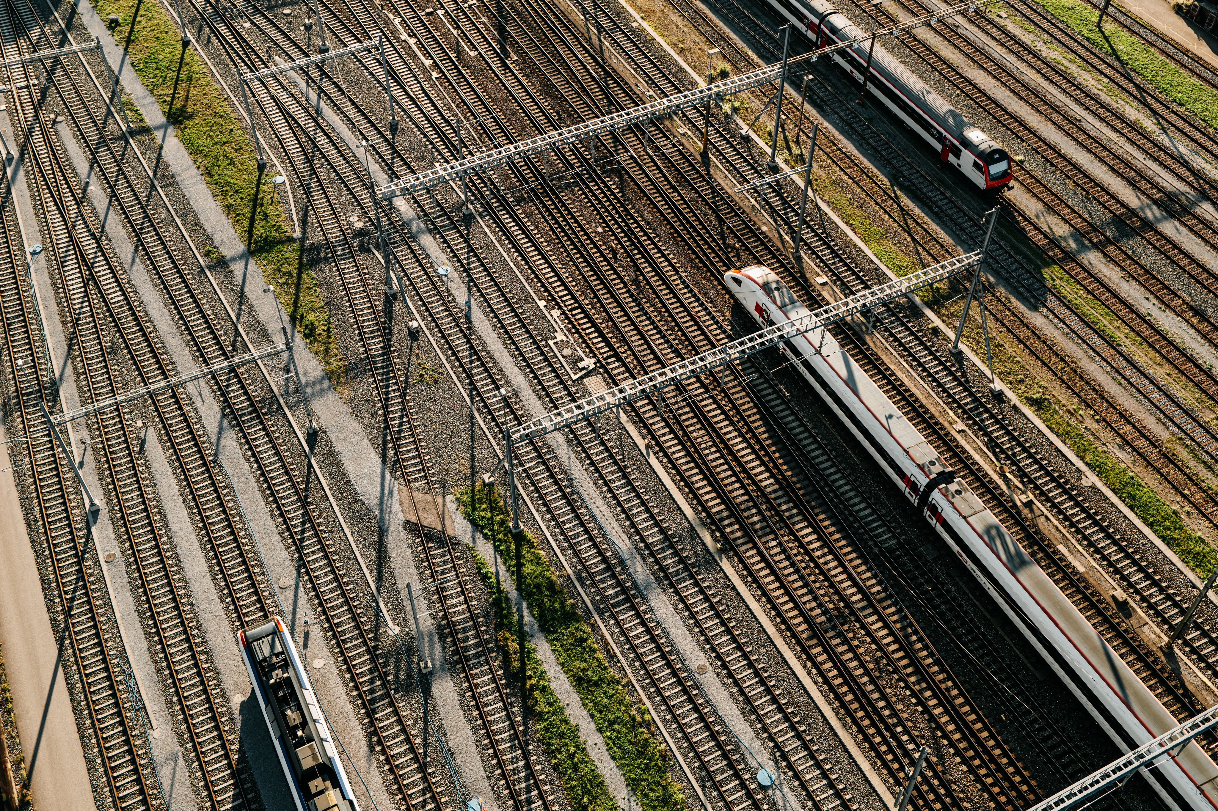 binari prima di Olten, si vedono due treni