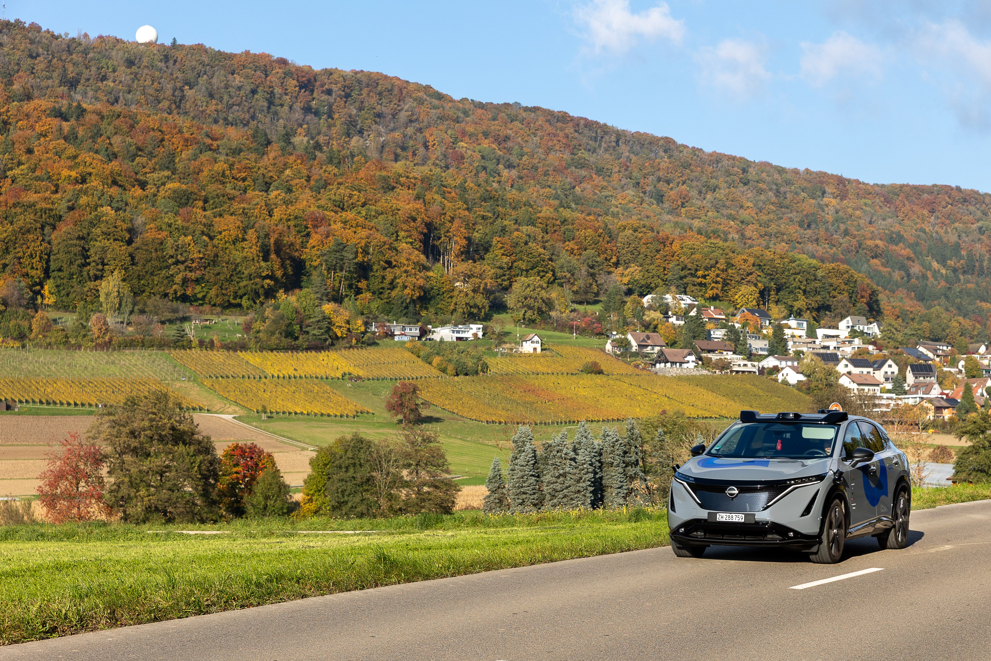 Ein automatisiertes Fahrzeuge unterwegs im Zürcher Furttal