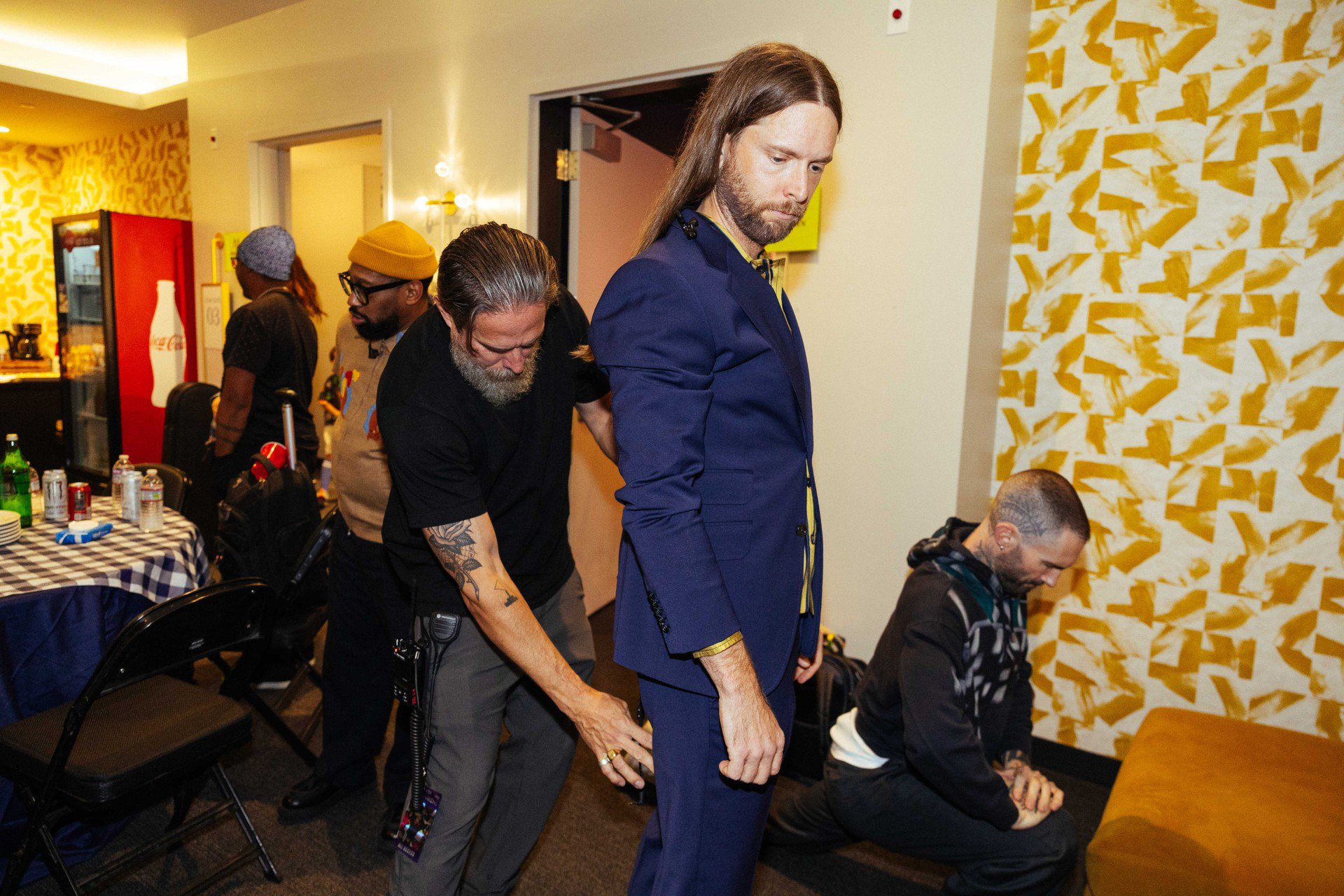 Shawn setting up guitarist James Valentine’s Spectera bodypack