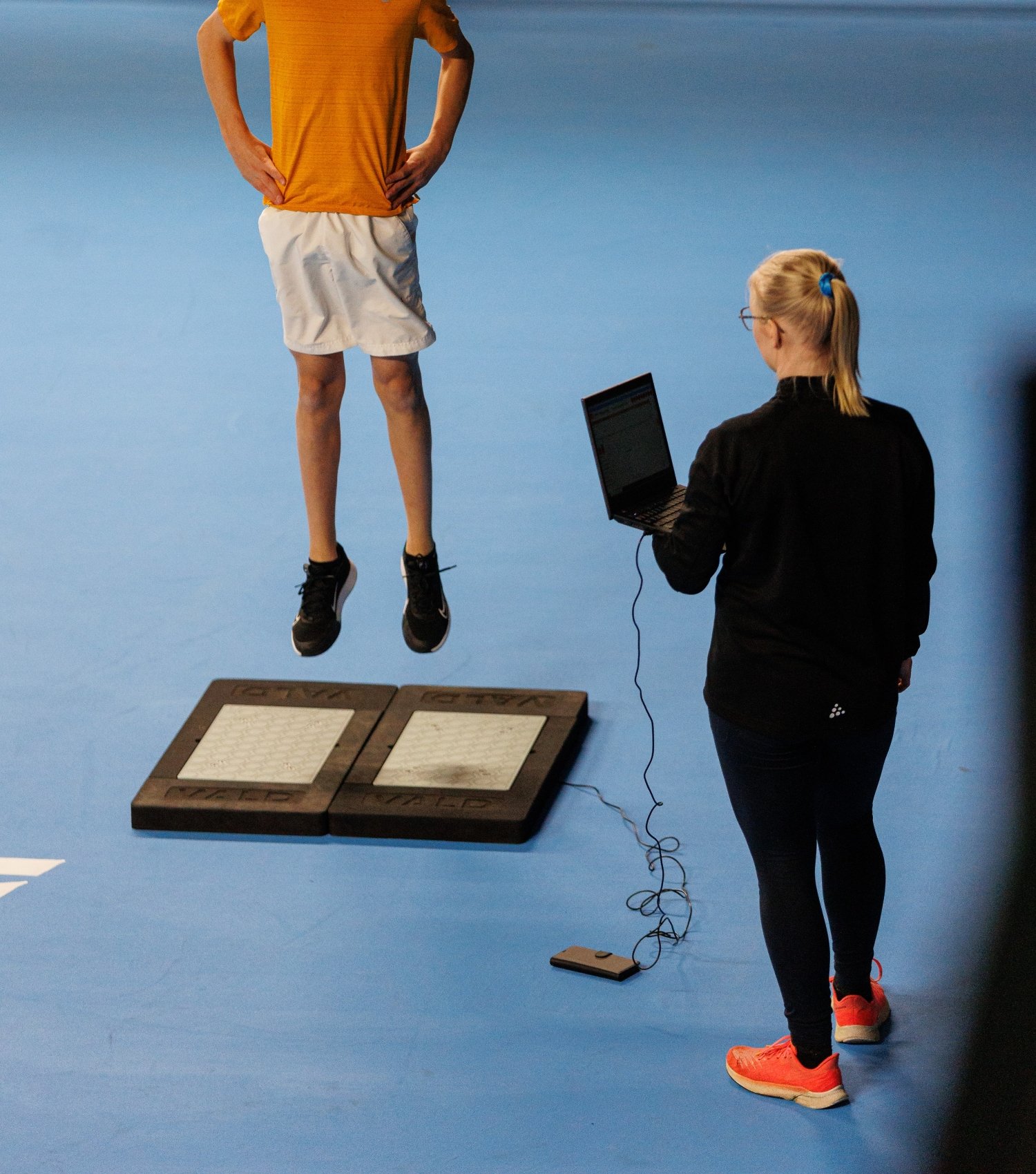 Tennis testaus hyppy