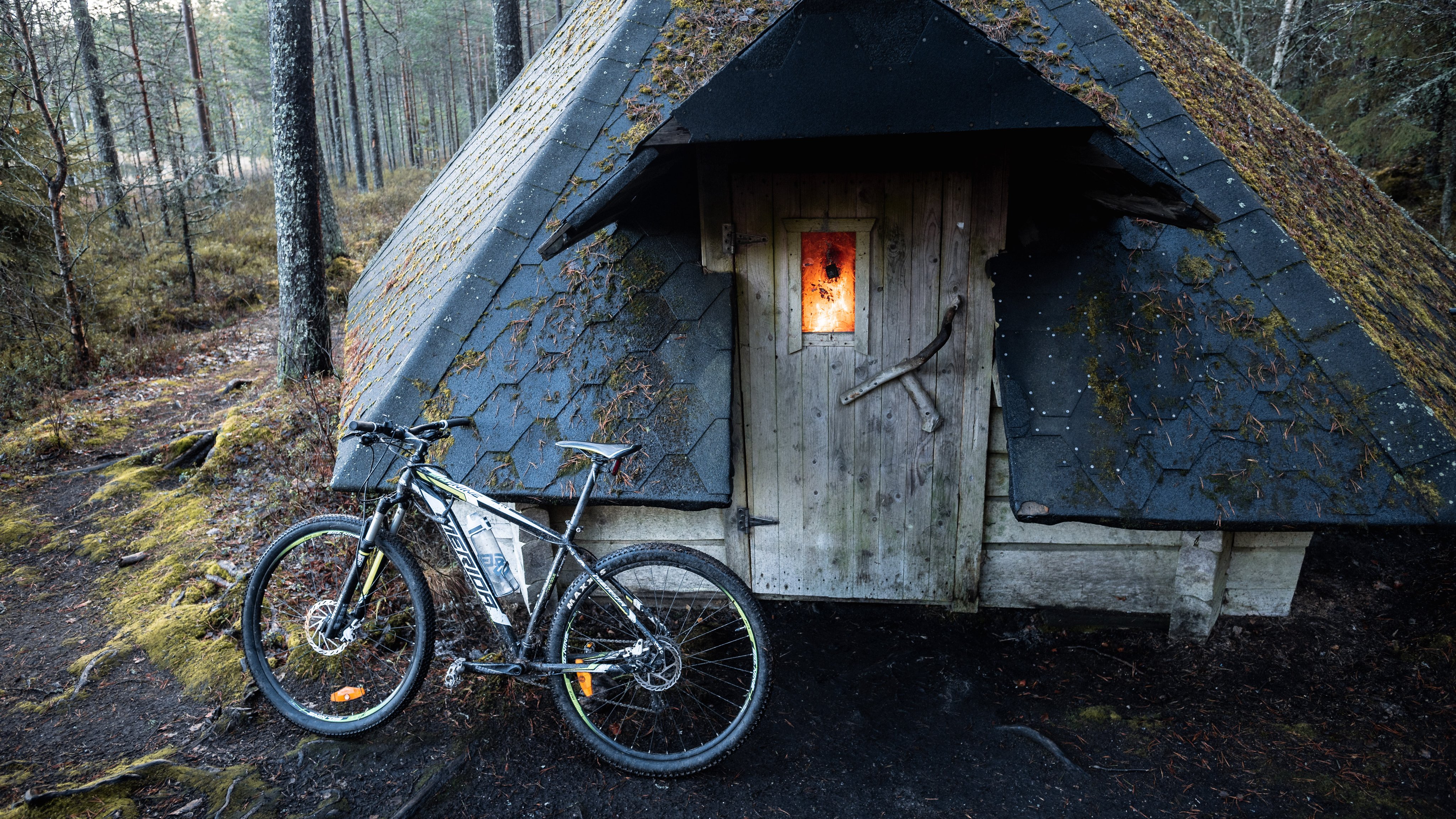 Valoilves - maastopyörällä kodalla