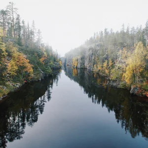 Järvimaisema syksyllä