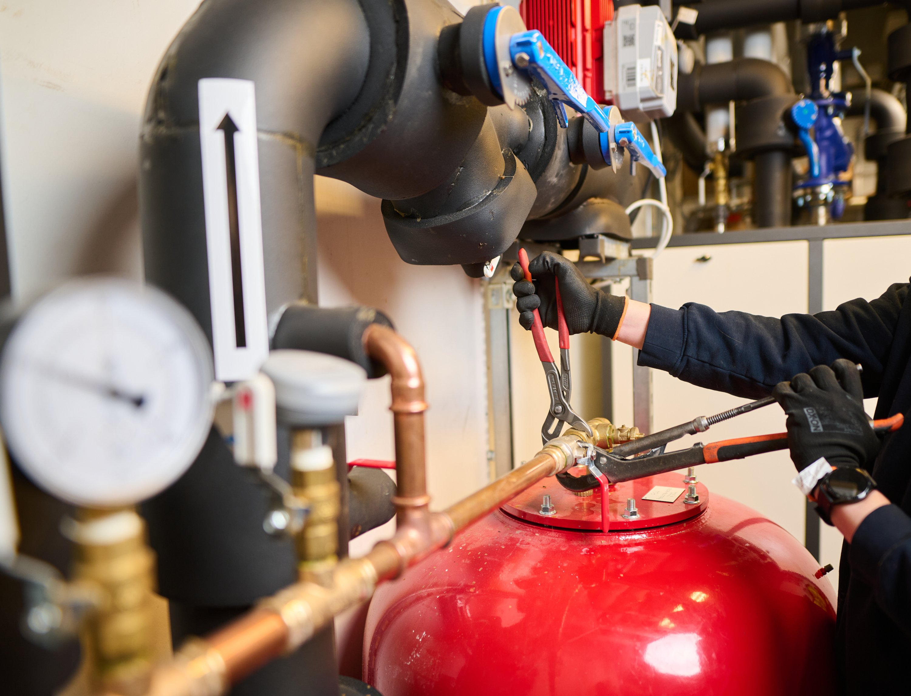 Maalämmön lämmityslaitteistoa