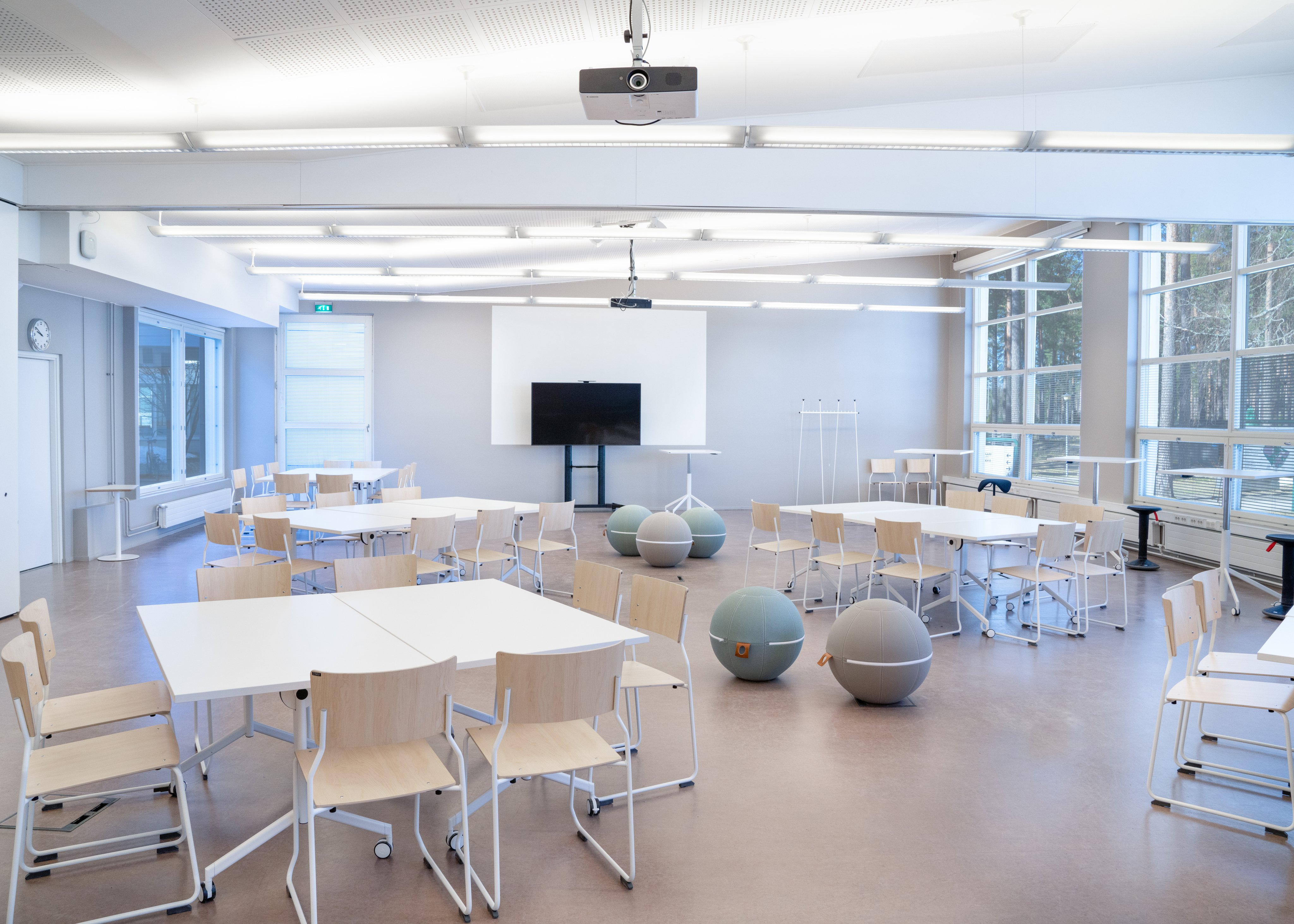 Luentokaari 12 - 13 4