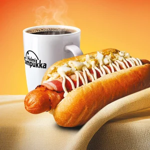 Aamu Dog - hodari, jossa on pekonimakkara sekä munavoita