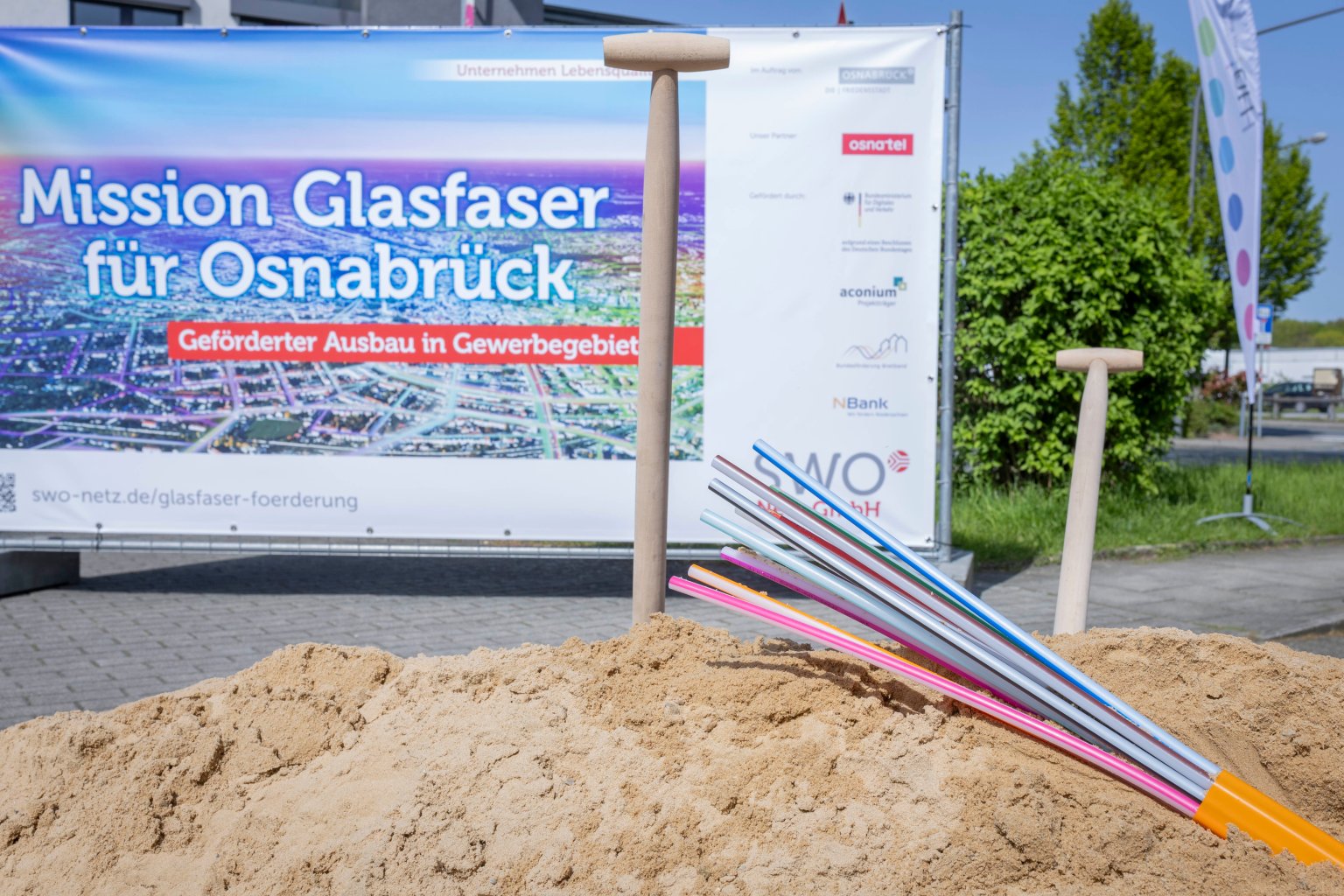 Spatenstich für den geförderten Glasfaserausbau in Gewerbegebieten