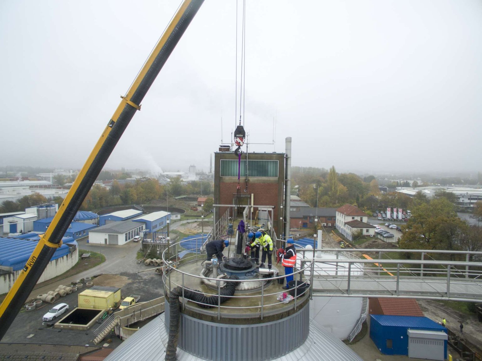 Wartung des 1.500 Kilo Mischers im Klärwerk Eversburg