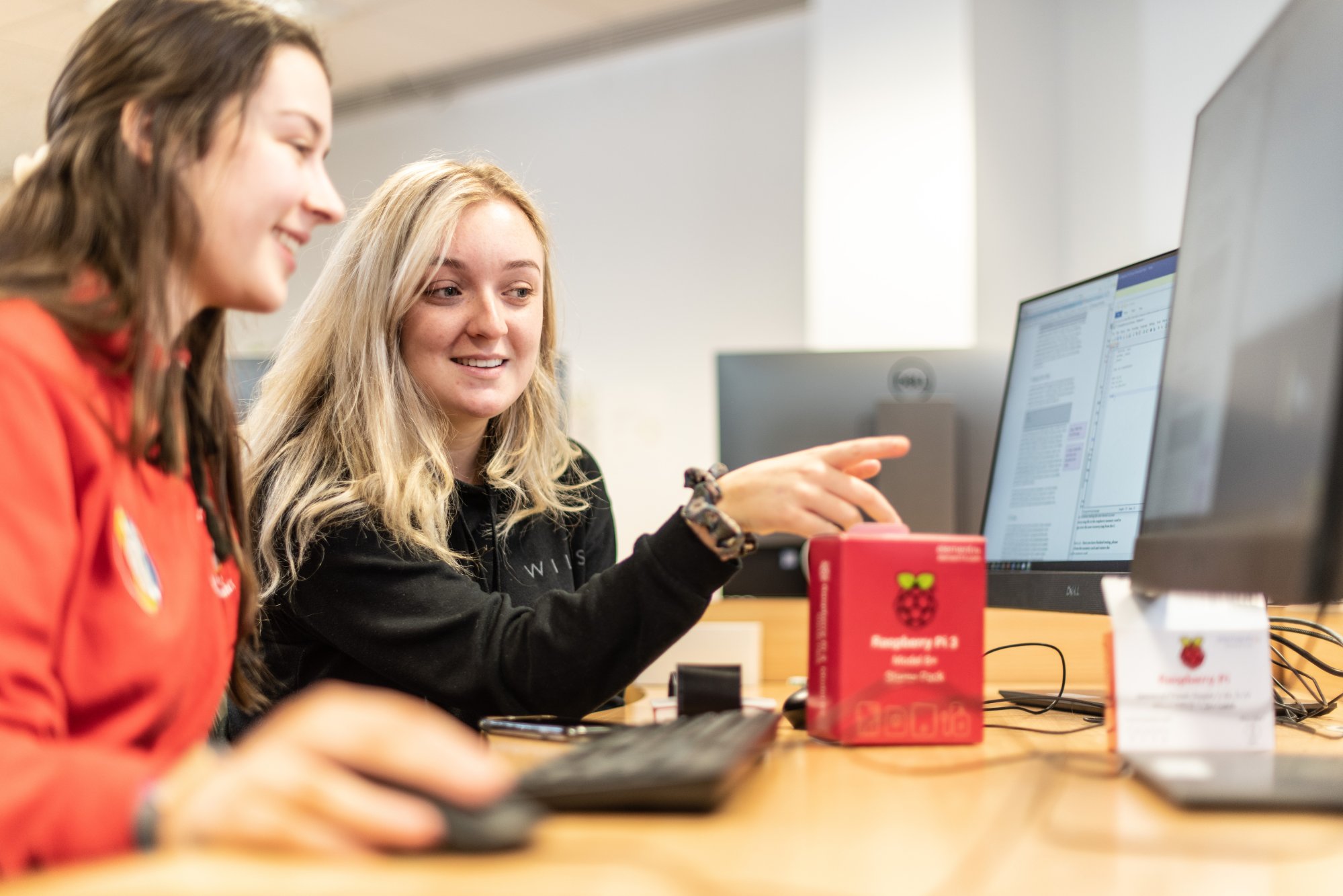Computer Science Engineering Girls Girls in Computing | Faculty of Computing, Engineering and the Built ...