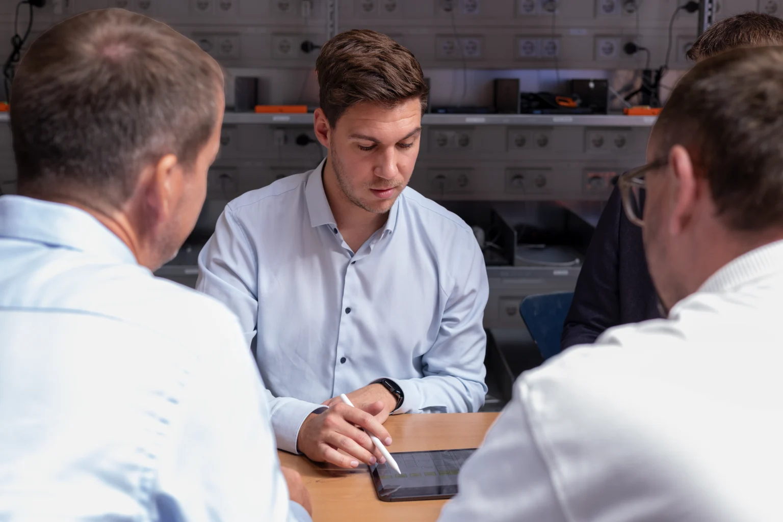 Project design for the lighting refurbishment with TECTON II at Porsche TVZ