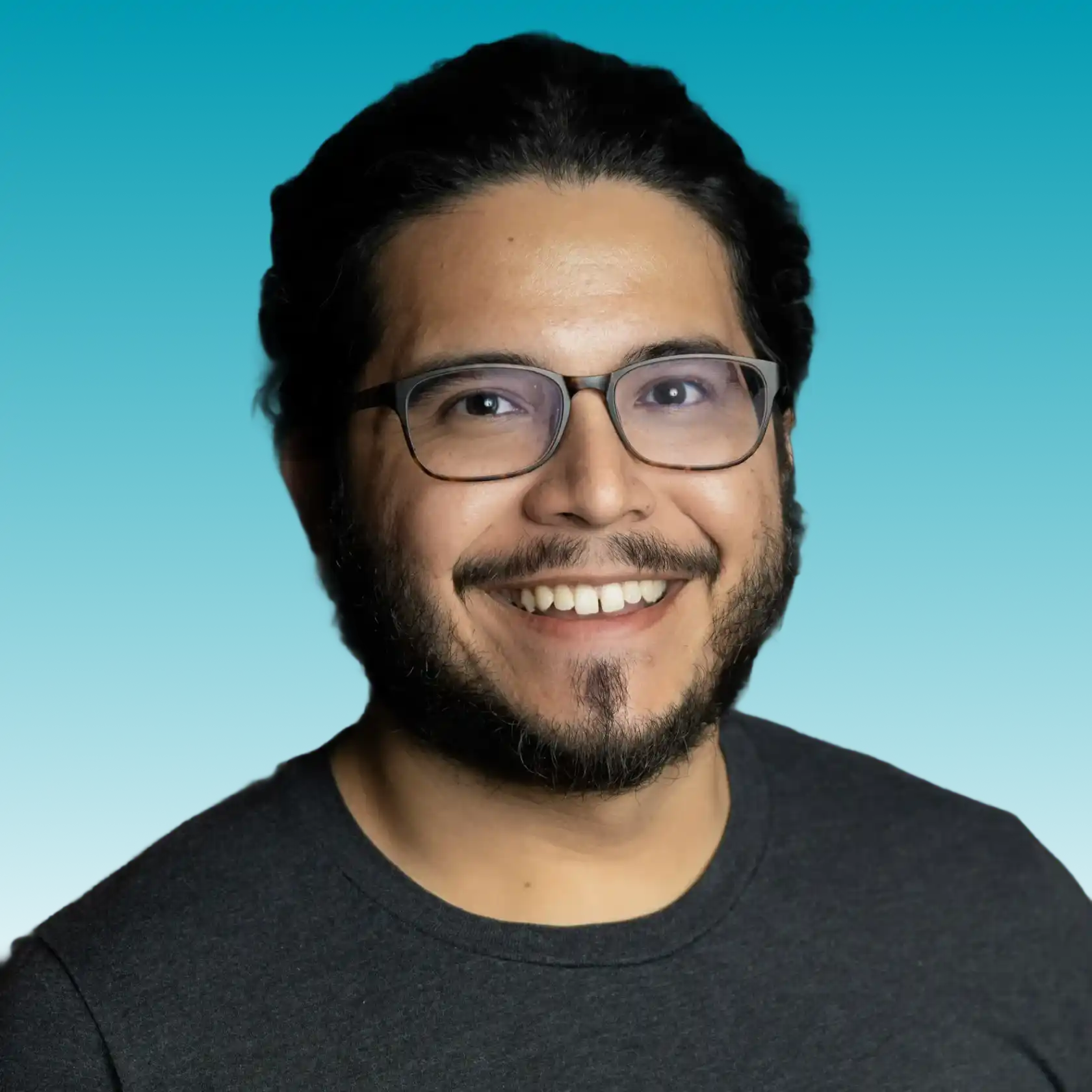 Eduardo Hernandez Headshot