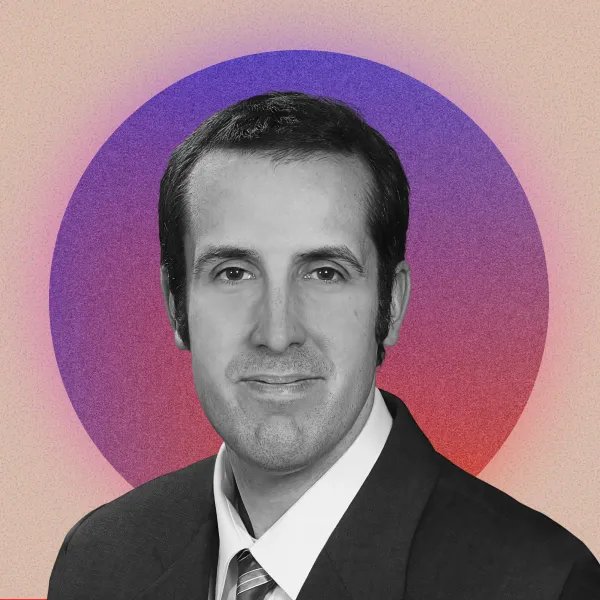 Headshot Jared Correiea