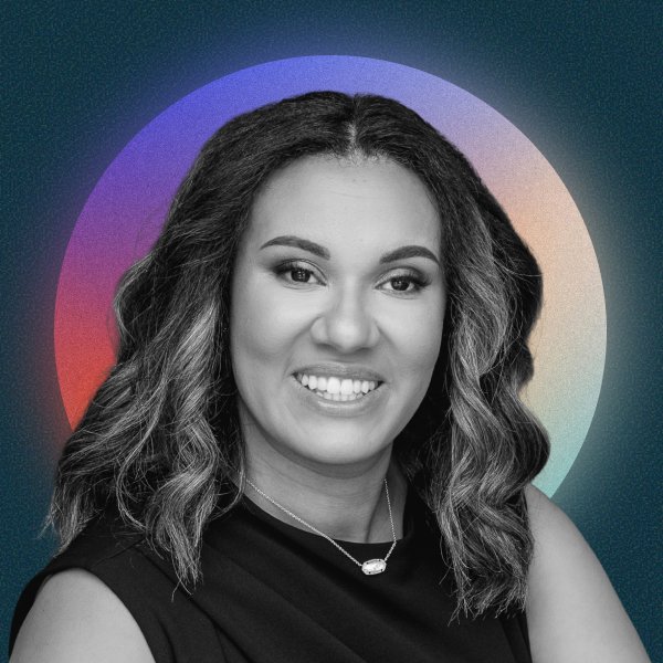 Elissa Headshot