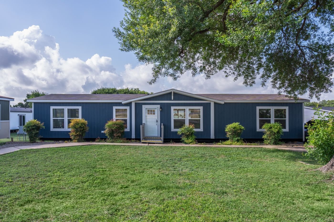 Bluebonnet Breeze - Main Image