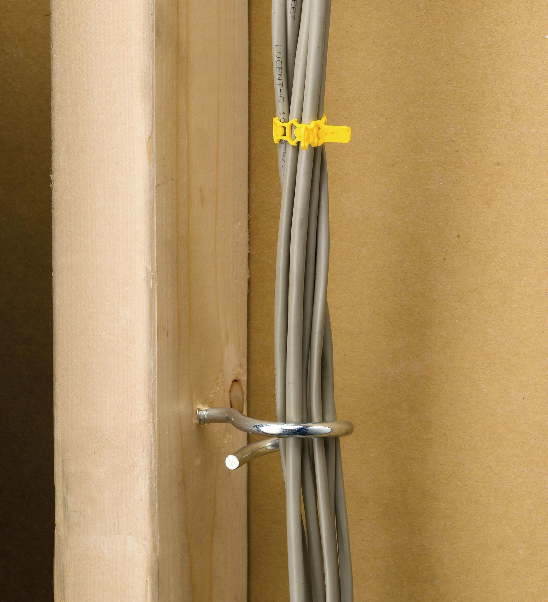 Picture of 4BRT32WS - Threaded Bridle Ring, 2" dia, #14 Screw, Wood