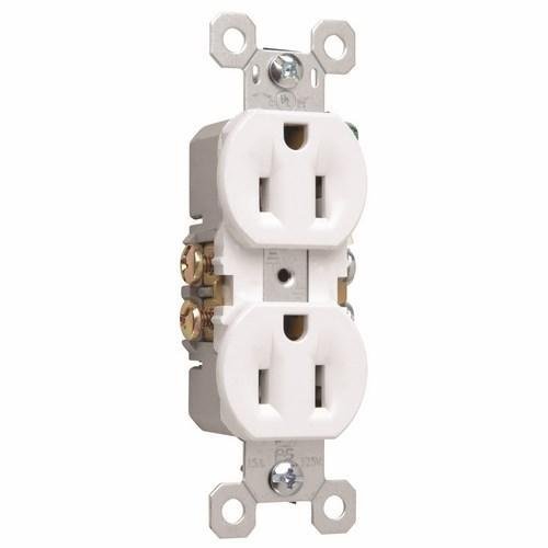 3232-W - Trademaster® 15A/125V Duplex Receptacle, White