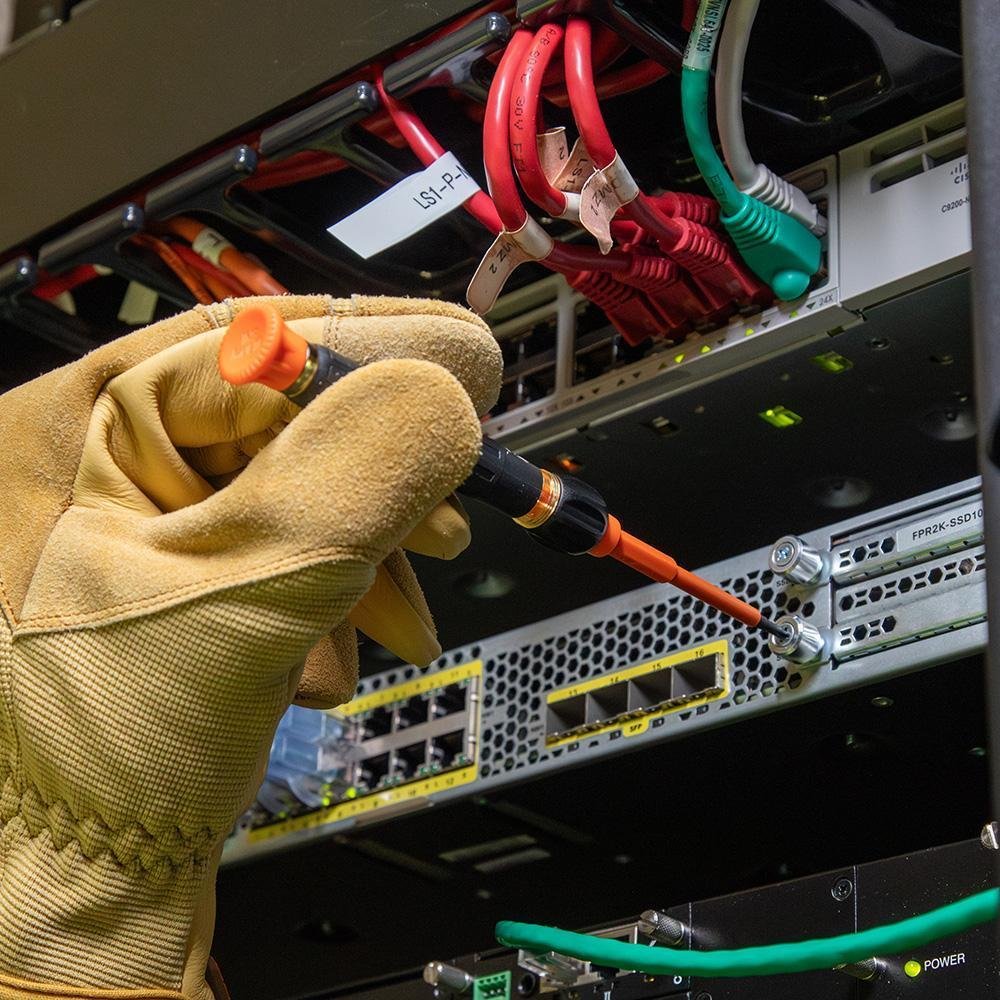 Picture of 32584INSR - 8-in-1 Insulated Precision Screwdriver Set with Case