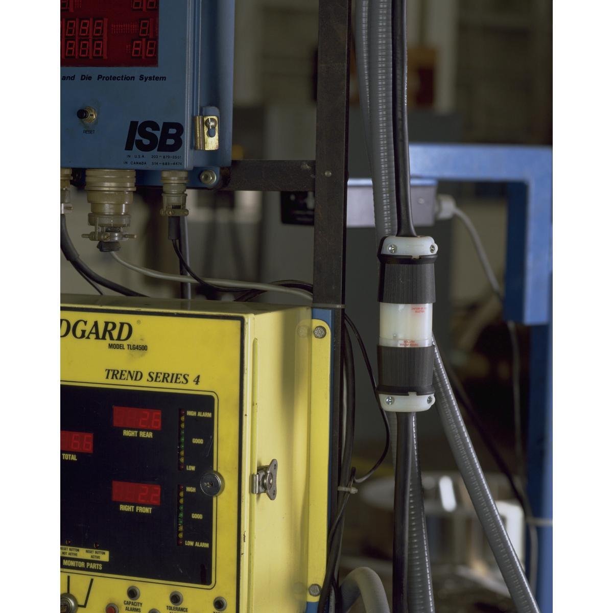 Picture of HBL2733 - Locking Devices, Twist-Lock®, Industrial, Female Connector Body, 30A 3-Phase Delta 480V AC, 3-Pole 4-Wire Grounding, L16-30R, Screw Terminal, Black and White