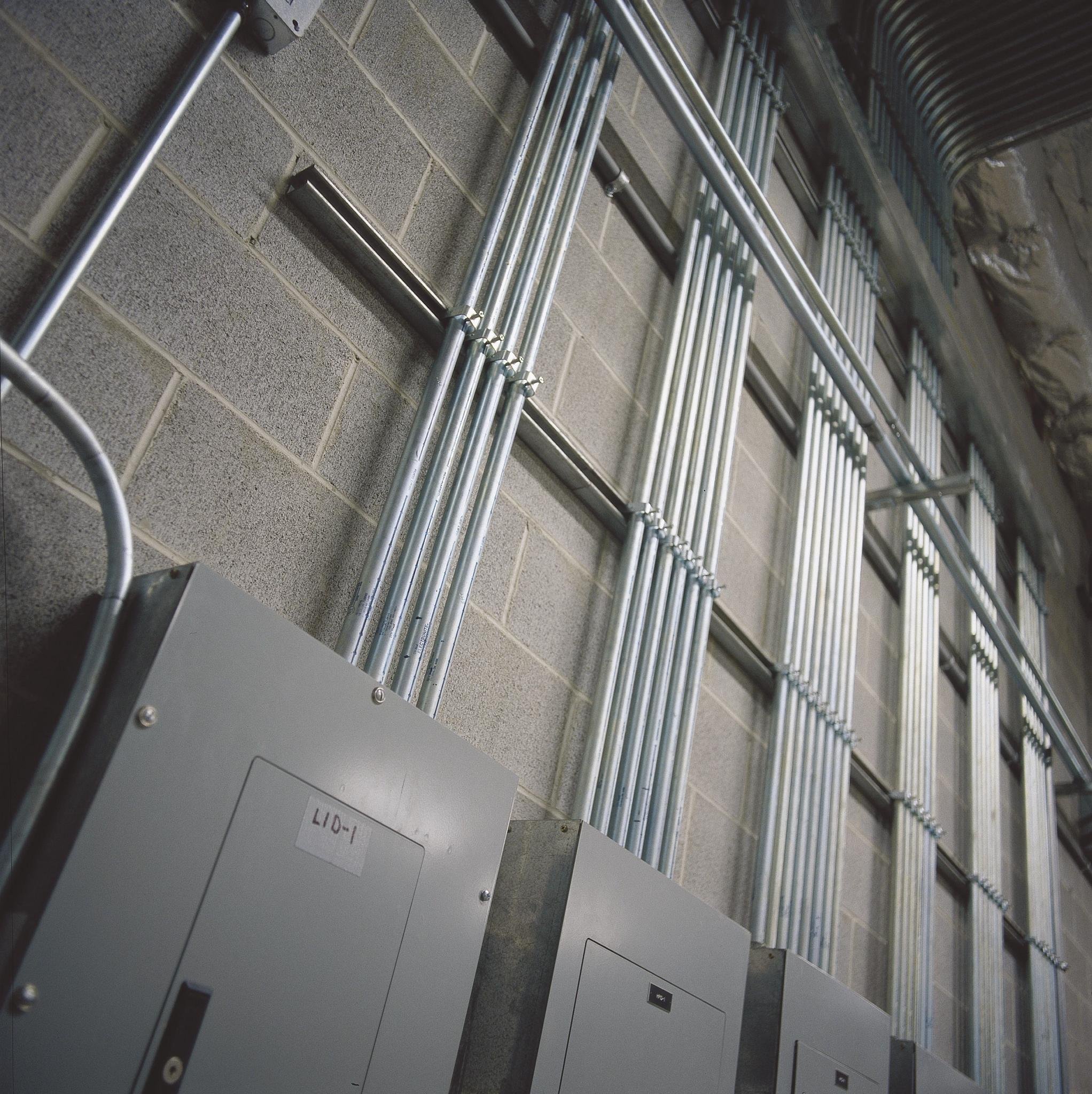 Picture of SCH12 - Single Piece Strut Clamp for Conduit, 0.57"–0.92" OD, 3/4" EMT, 1/2" Rigid/Pipe