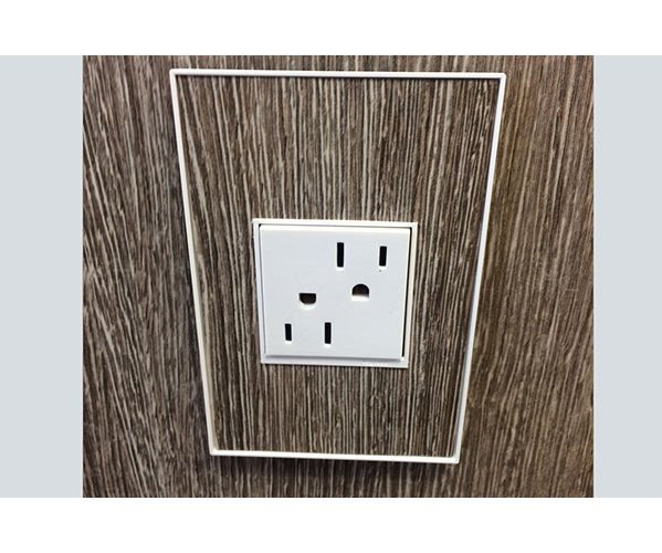 Picture of ARTR152-W4 - adorne® 15A Dual Tamper-Resistant Outlet, White