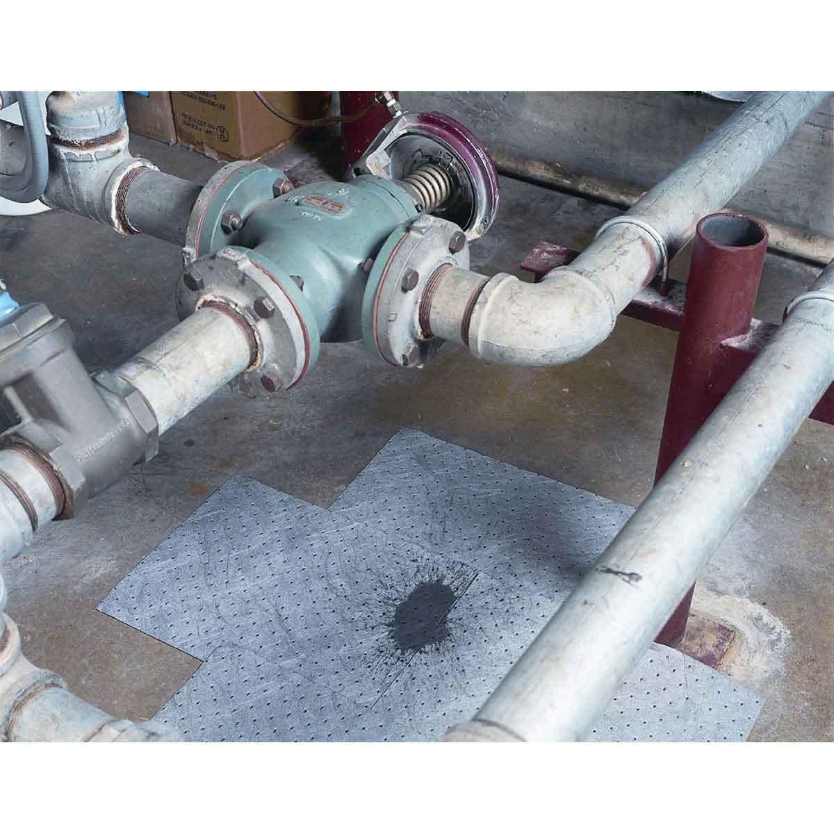 Picture of GP100 - Universal Absorbent Pads - Heavy Weight, 15" x 19", Absorbency Capacity 30 gal