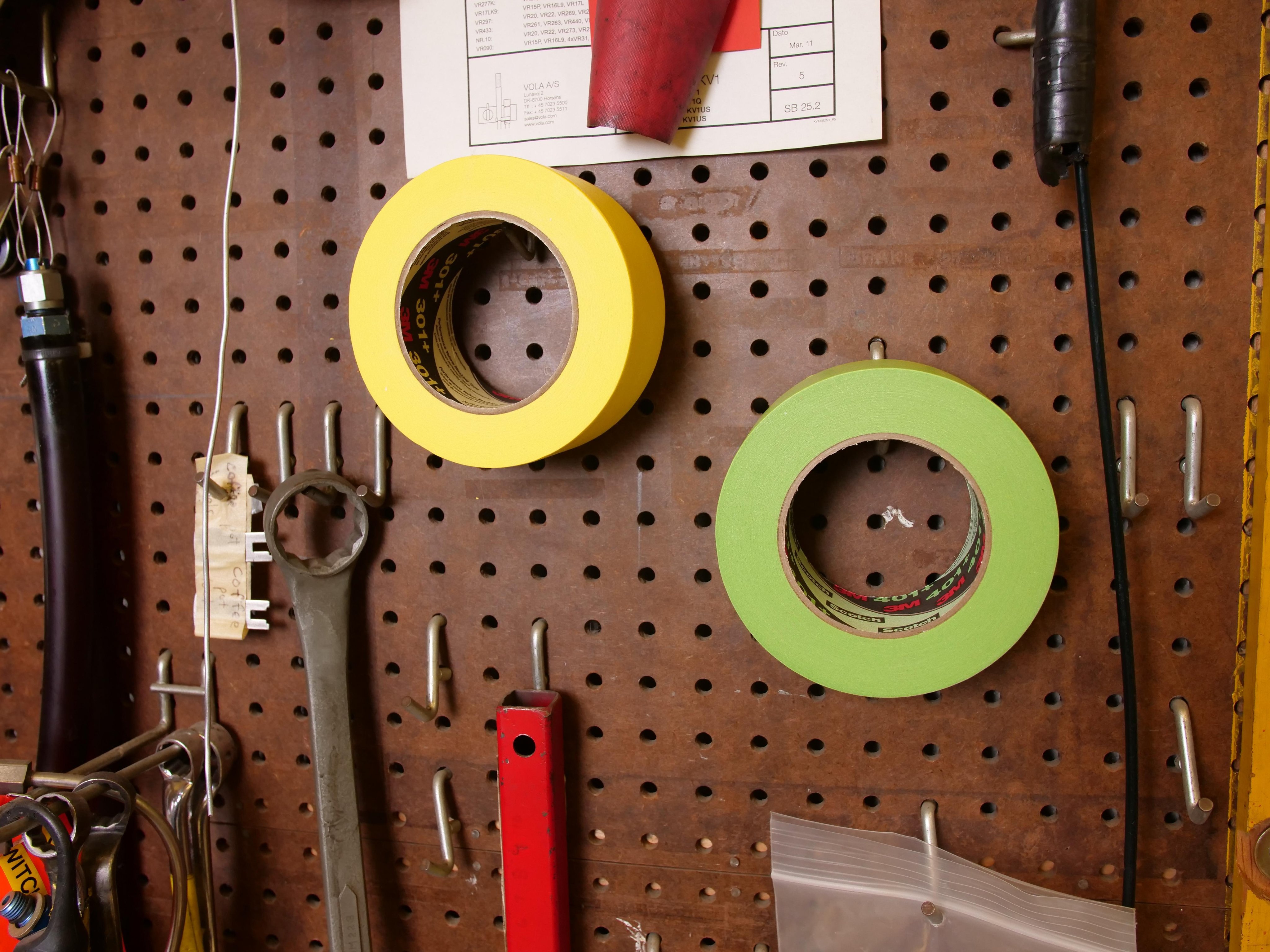 Picture of 301+48MMX55M - 3M Performance Yellow Masking Tape 301+, 48 mm x 55 m, 6.3 mil, 24 Roll/Case