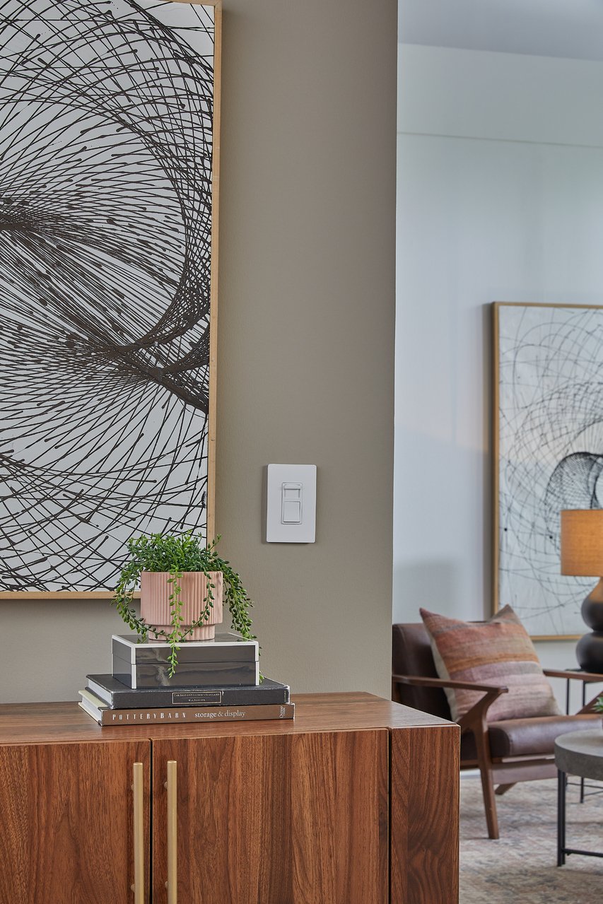 Picture of WS4FBL3P-W - Wide Slide Series 0-10V Fluorescent/LED Single Pole/3-Way Slide Dimmer, Preset, White