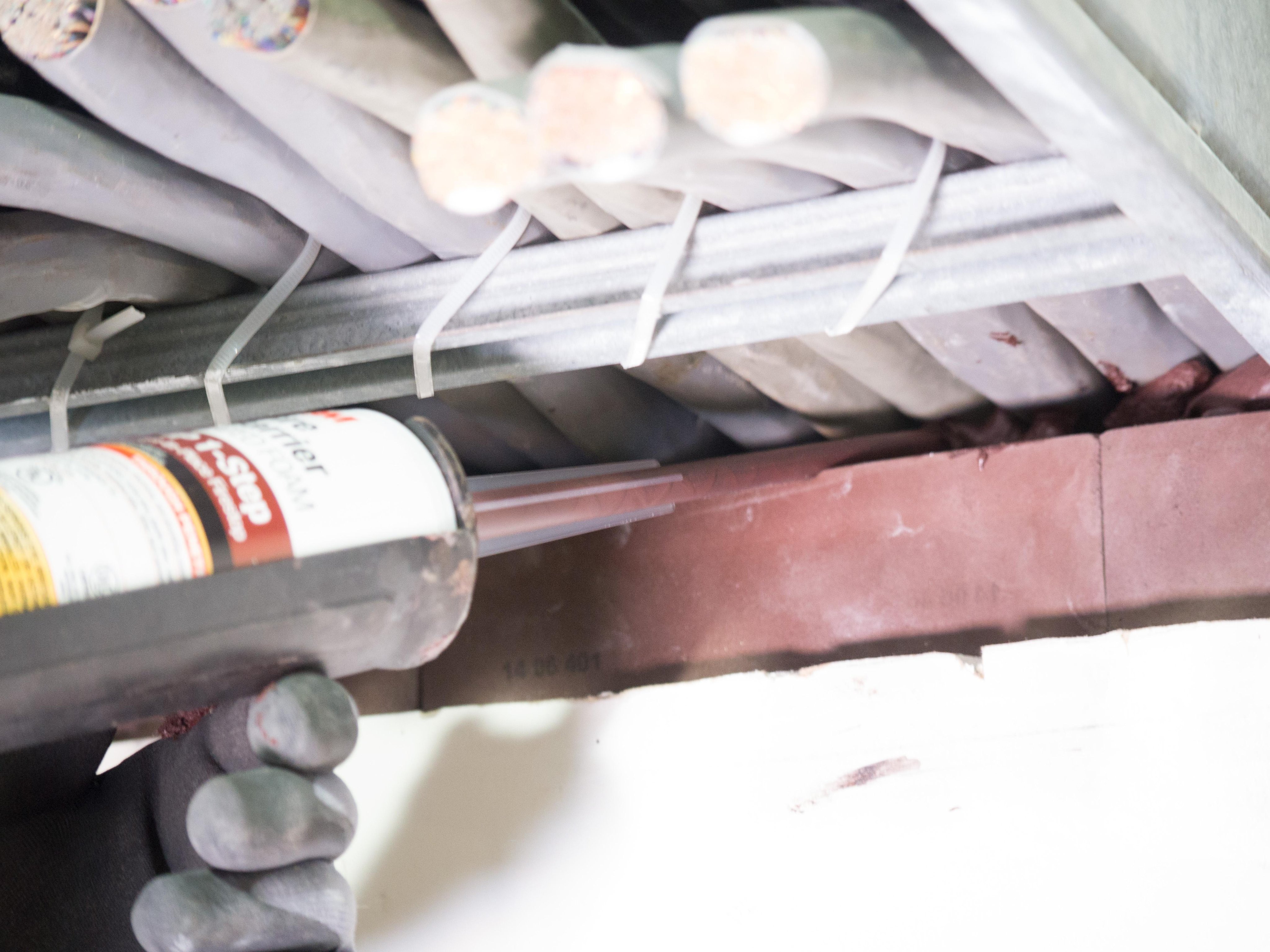 Picture of FIP 1-STEP - 3M™ Fire Barrier Rated Foam FIP 1-Step, Maroon, 12.85 fl oz Cartridge,6/case