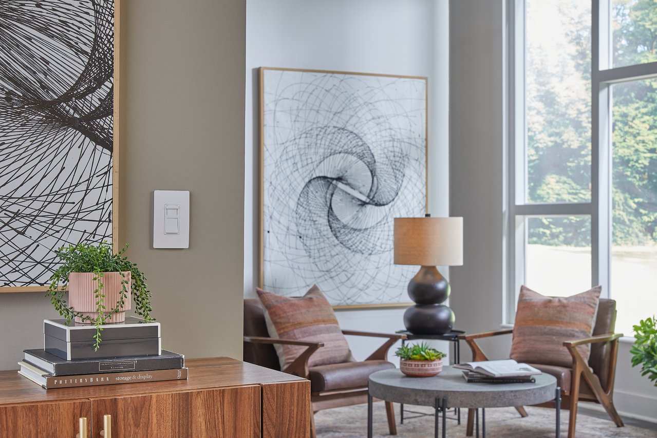 Picture of WS4FBL3P-W - Wide Slide Series 0-10V Fluorescent/LED Single Pole/3-Way Slide Dimmer, Preset, White