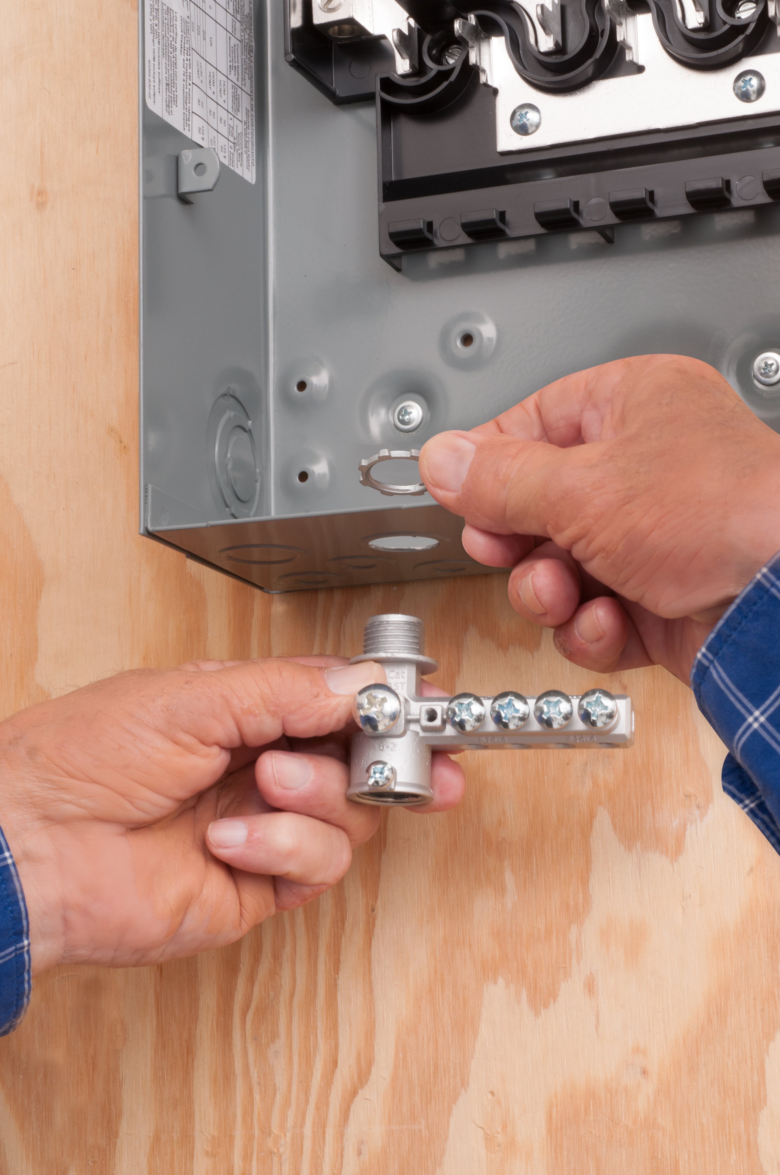 Picture of GB5T - Zinc Intersystem Grounding Bridge