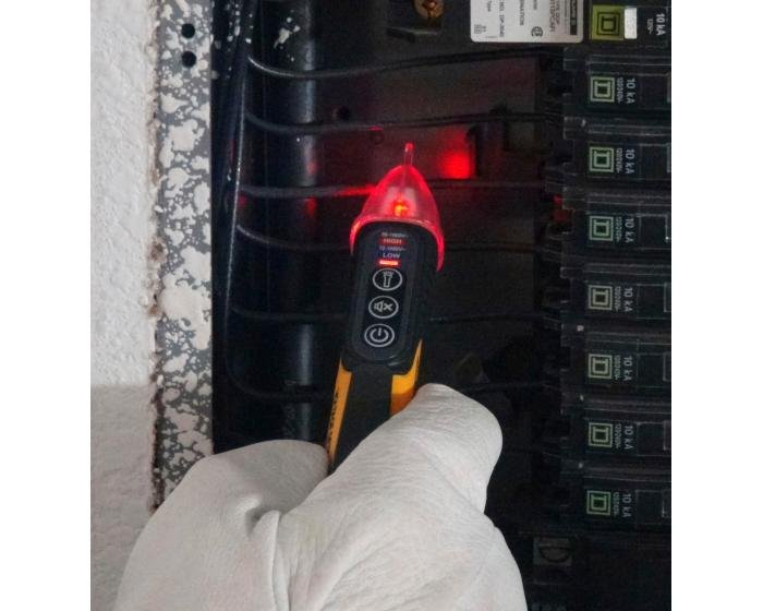 Picture of 61-657 - Ideal Electrical 61-657 - Dual Range 12-1000V Ac Ncvt With Flashlight