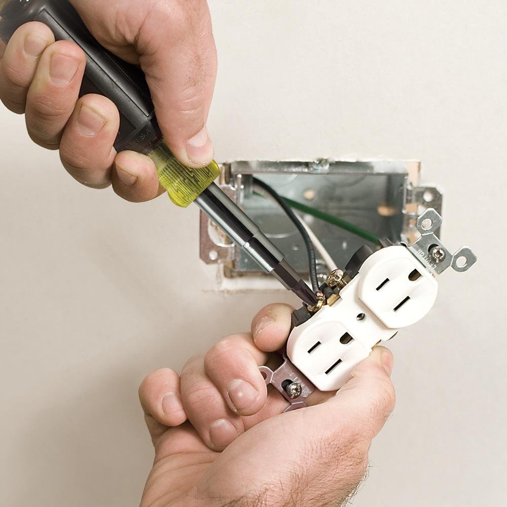 Picture of 32477 - Multi-Bit Screwdriver / Nut Driver, 10-in-1, Phillips, Slotted Bits