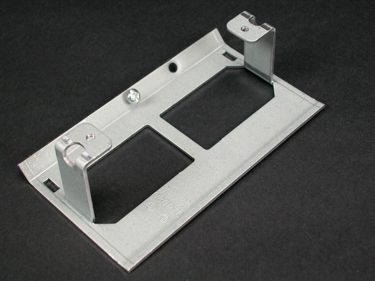 G3007C - 3000 Device Bracket Fitting