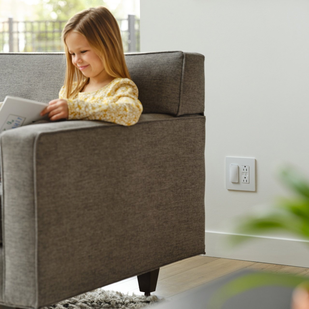 Picture of WNRH2WH - radiant® Smart Gateway Surface Mount with Netatmo, White