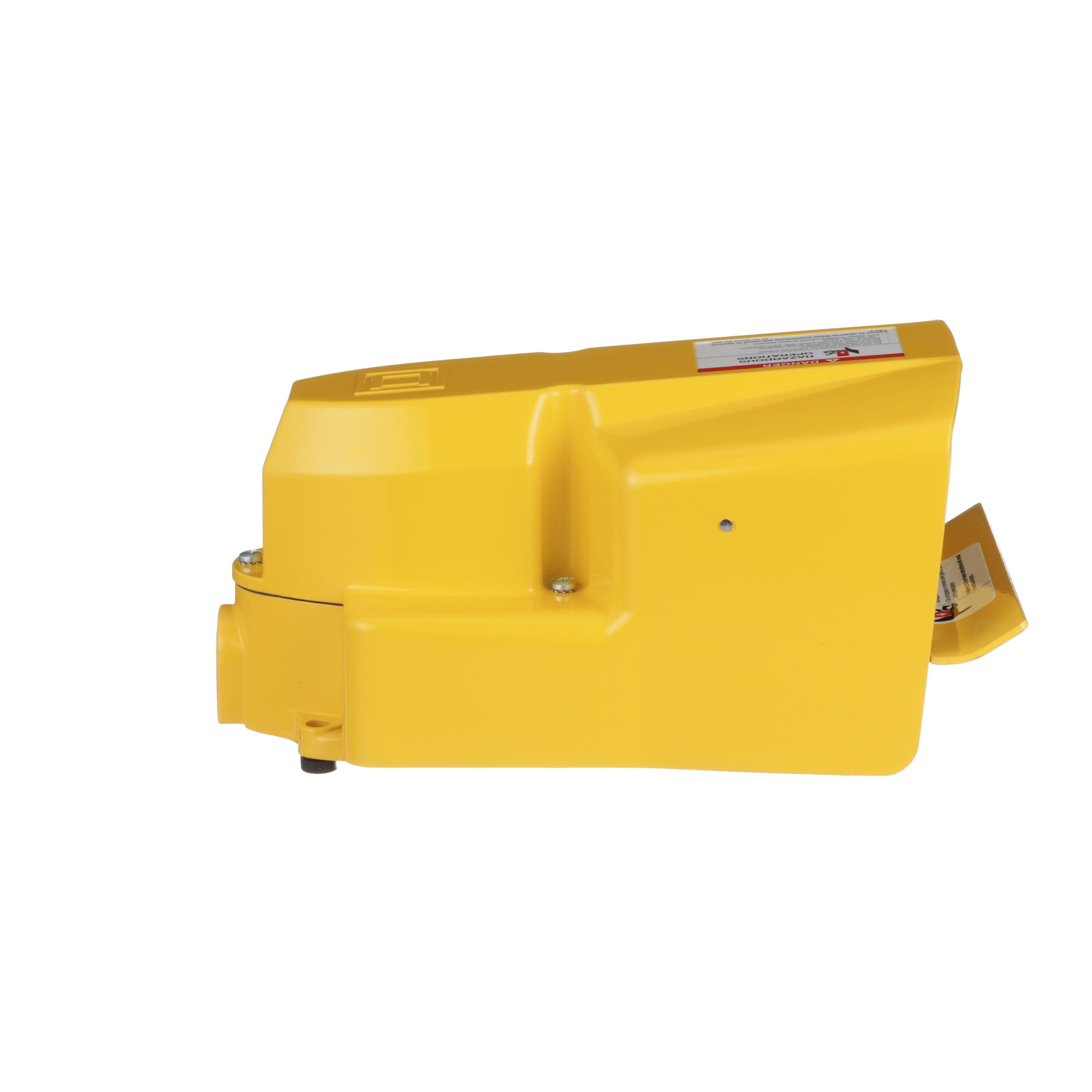 Picture of 9002AW117 - Foot Switch, Harmony 9002AW, industrial, oversized pedal and safety and side shields, SPDT contact, NEMA 4, 13, two stage, 5A at 600V AC