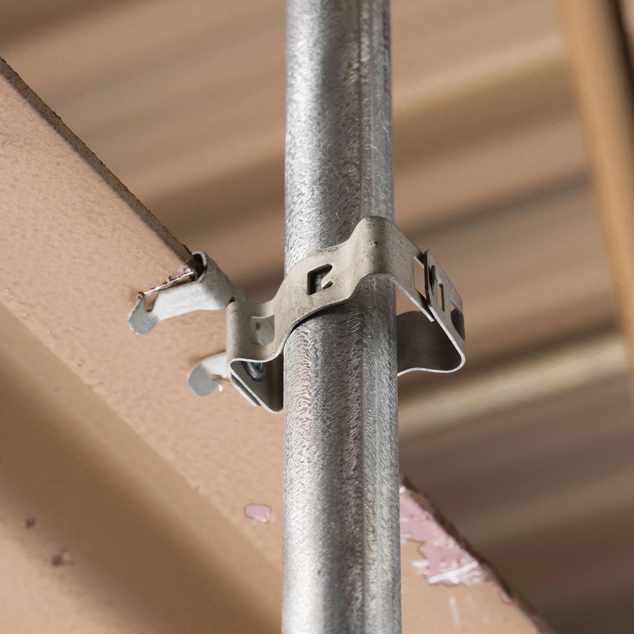 Picture of 32M24SM - H-MSM Conduit/Pipe to Flange Clip, Side Mount, Spring Steel, 2" EMT, 1/8"–1/4" Flange