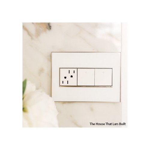 Picture of ARTR152-W4 - adorne® 15A Dual Tamper-Resistant Outlet, White