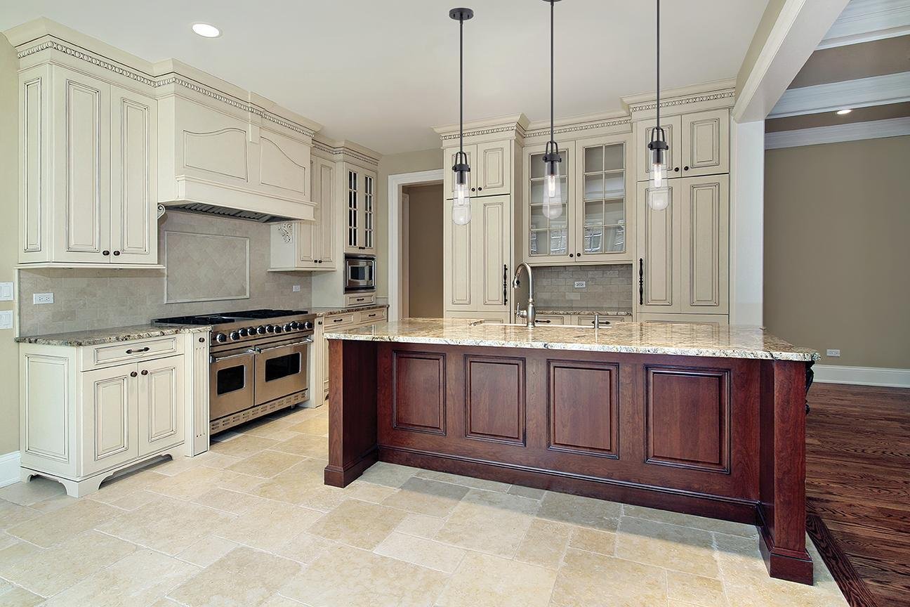 Picture of S21344 - 5.5 Watt T10 LED - Clear - Medium base - 90 CRI - 2700K - 120 Volt