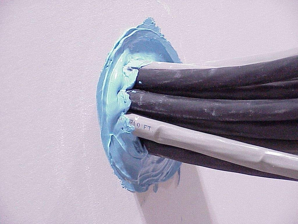 Picture of FD150+RED(20OZ) - 3M Fire Barrier Sealant FD 150+, Red, 20 fl. oz., Sausage, 12/Case