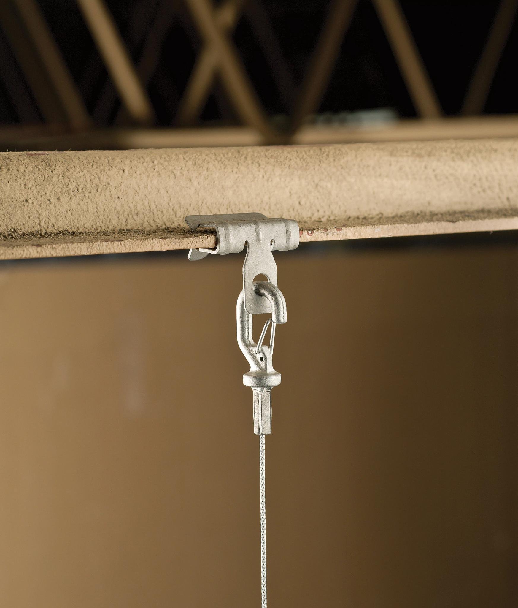 Picture of 4H58 - Hammer-On Flange Clip, Side Mount, Spring Steel, 5/16"–1/2" Flange